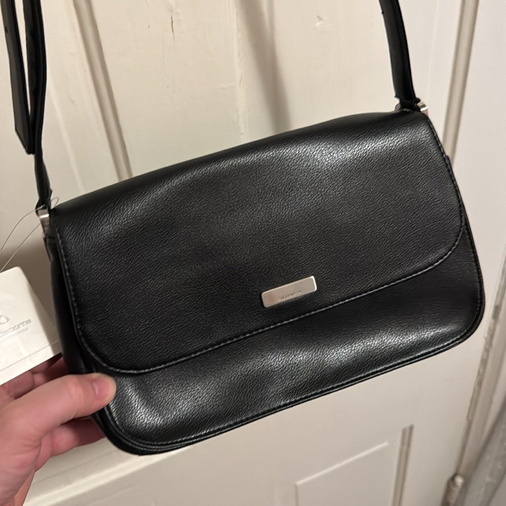 Liz Claiborne Black Leather Purse with Adjustable Strap - Picture 4 of 9